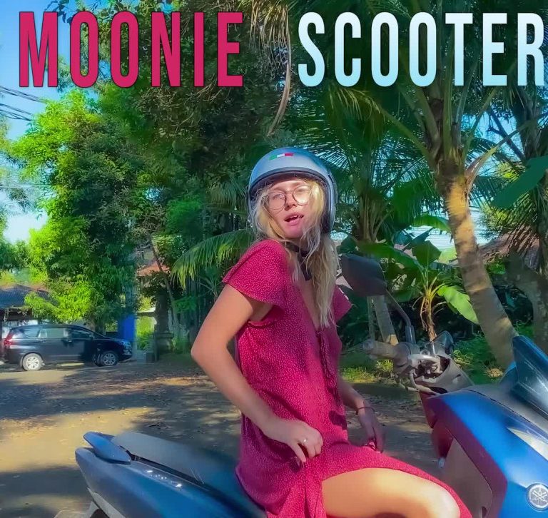 Junie Moonie – Scooter Mazz