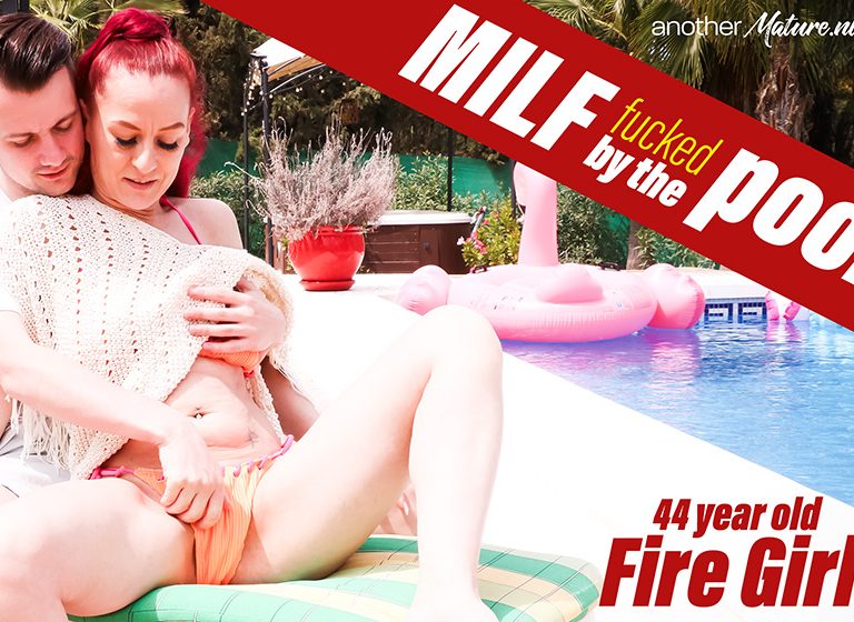 Fire Girl, Sam Bourne – The Poolboy get’s seduced by MILF Fire Girl to fuck her right next to the pool under the sun