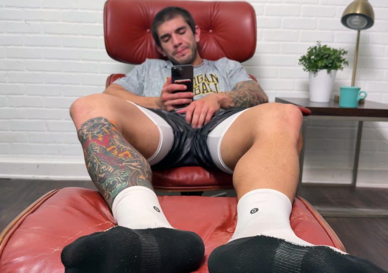 Vinni – Vinni’s Sock And Feet