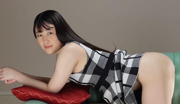Ui Sawamura 沢村初衣 – UI 2